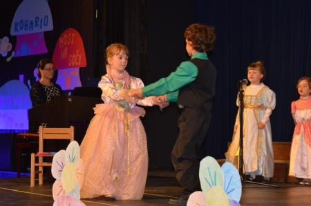 8.FESTIVAL OTROŠKIH PESMI IN PLESOV 83