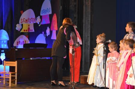 8.FESTIVAL OTROŠKIH PESMI IN PLESOV 85