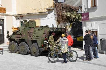PREDSTAVITEV VOJAŠKEGA POKLICA 9
