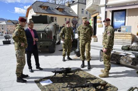 PREDSTAVITEV VOJAŠKEGA POKLICA 15