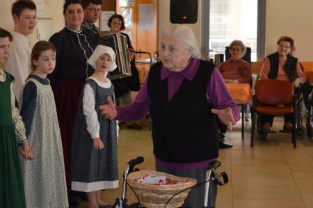 OBISK STANOVALCEV DOMOV UPOKOJENCEV 11