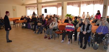 OBISK STANOVALCEV DOMOV UPOKOJENCEV 19