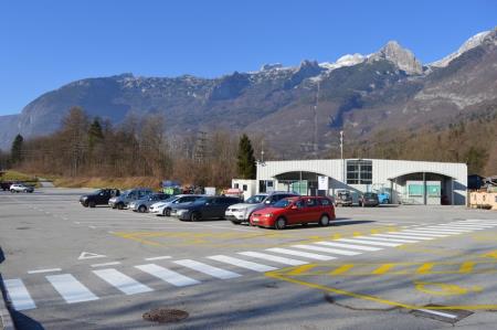 UREJENO PARKIRIŠČE NA POSTAJI »A« 2