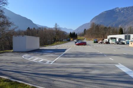 UREJENO PARKIRIŠČE NA POSTAJI »A« 4