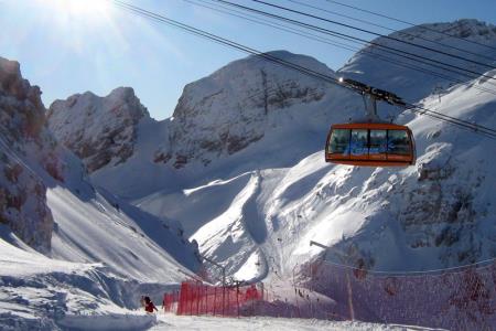 SEZONSKE KARTE »NEVE« V PREDPRODAJI TUDI V BOVCU 1