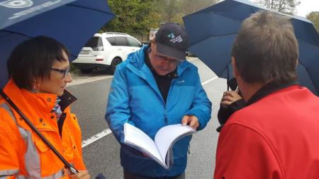 OBETA SE UREDITEV CESTNEGA ODSEKA KLUŽE 9