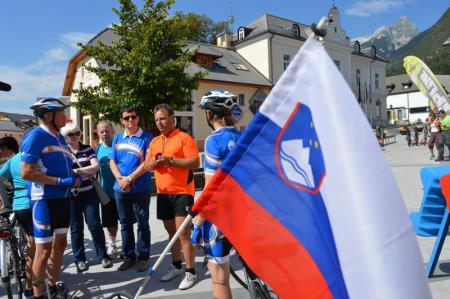 KOLESARIM, DA POMAGAM TUDI V BOVCU 11