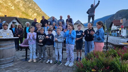 005